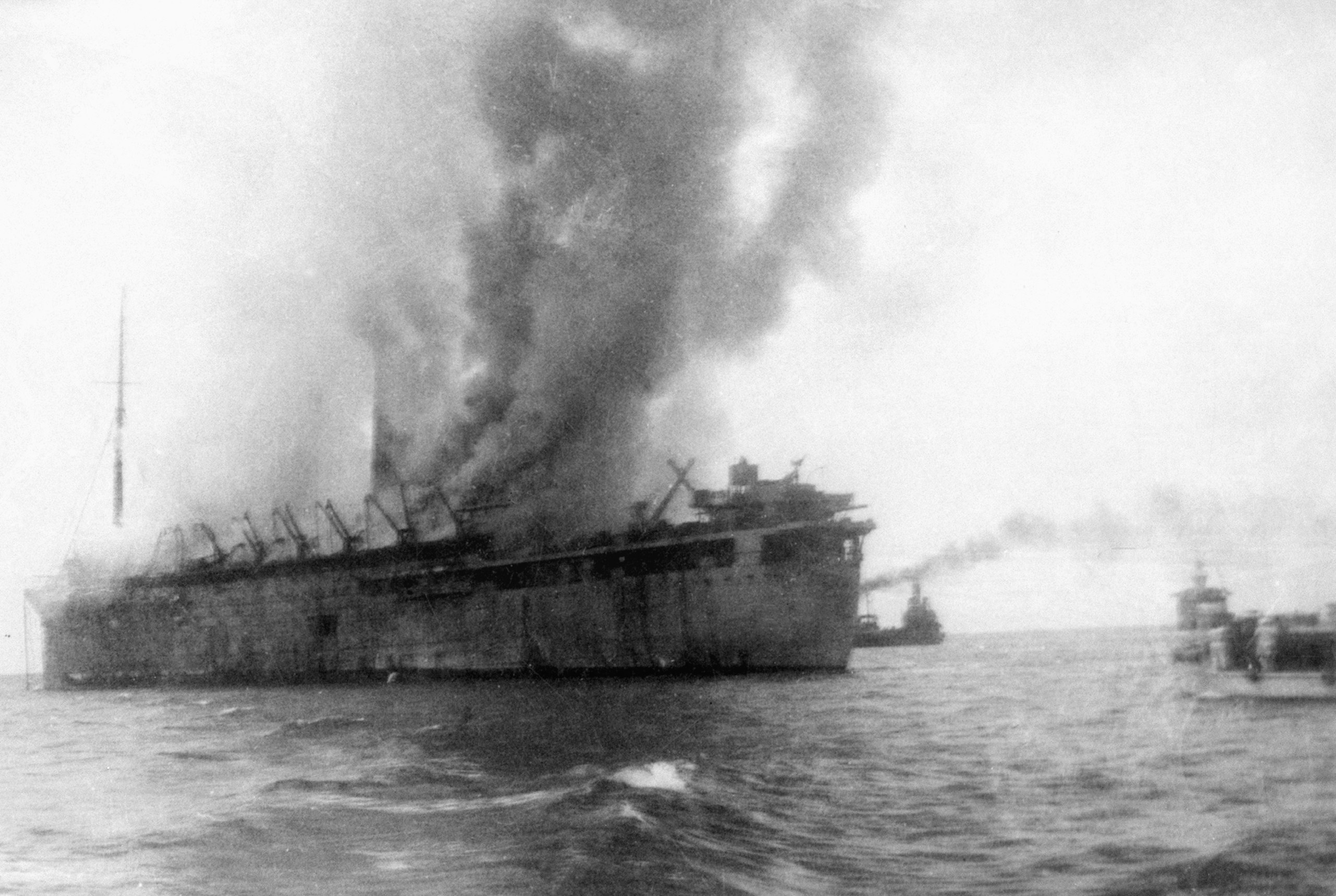 2560px-RMS_Empress_of_Asia_on_fire_after_IJN_air_attack